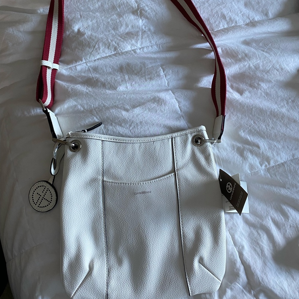 White Leather Giani Bernini purse